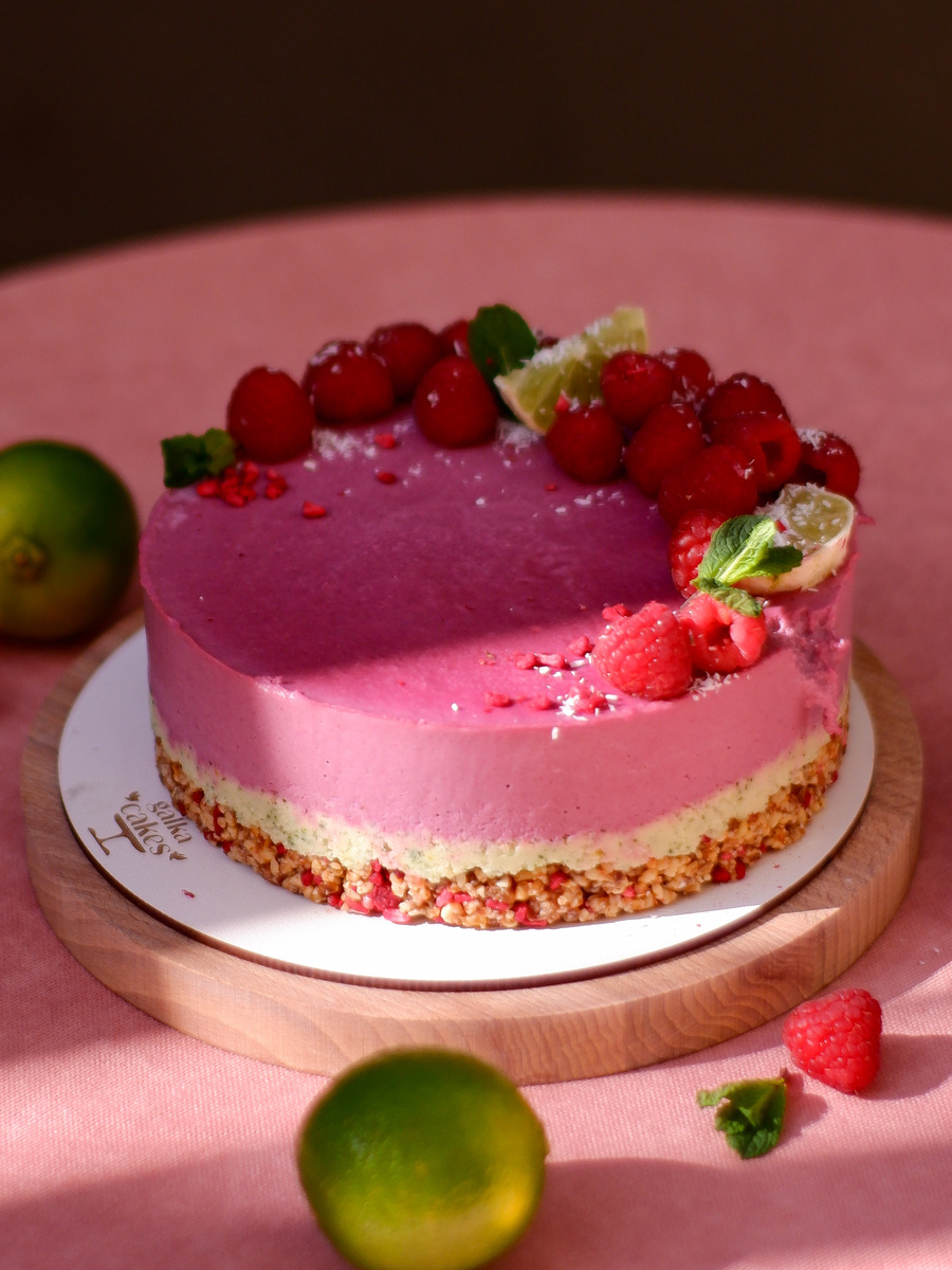 Raw-Кешью-Кейк "Малина-Мята" Raw-Кешью-Кейк "Малина-Мята"